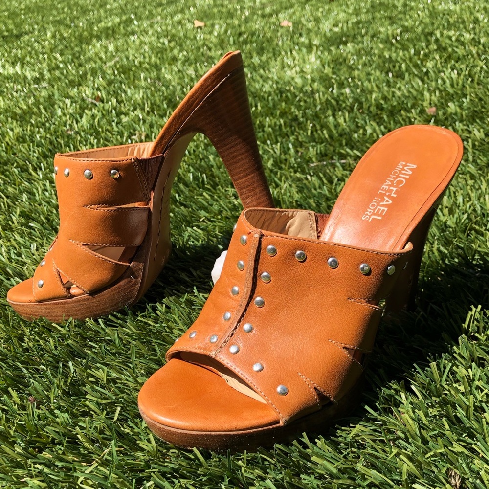 Michael Kors in cognac with studs and stacked heels - Picture 8 of 14